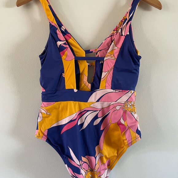 TRINA TURK 1PC Swimsuit Sz Tag Missing - Picture 5 of 9